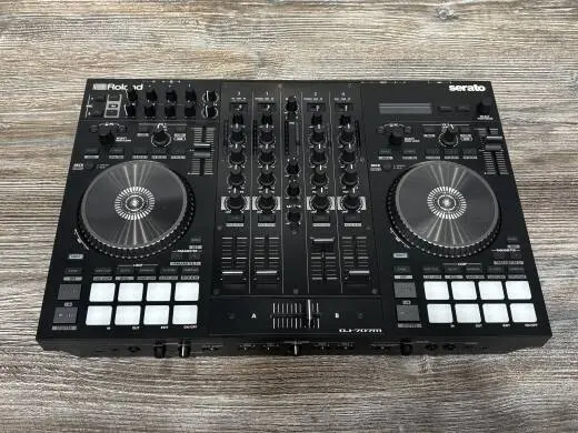 Roland - DJ-707M